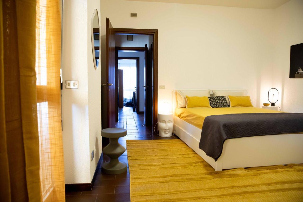 Sound Of Colors - Art Design Apartment Desenzano del Garda Exterior photo