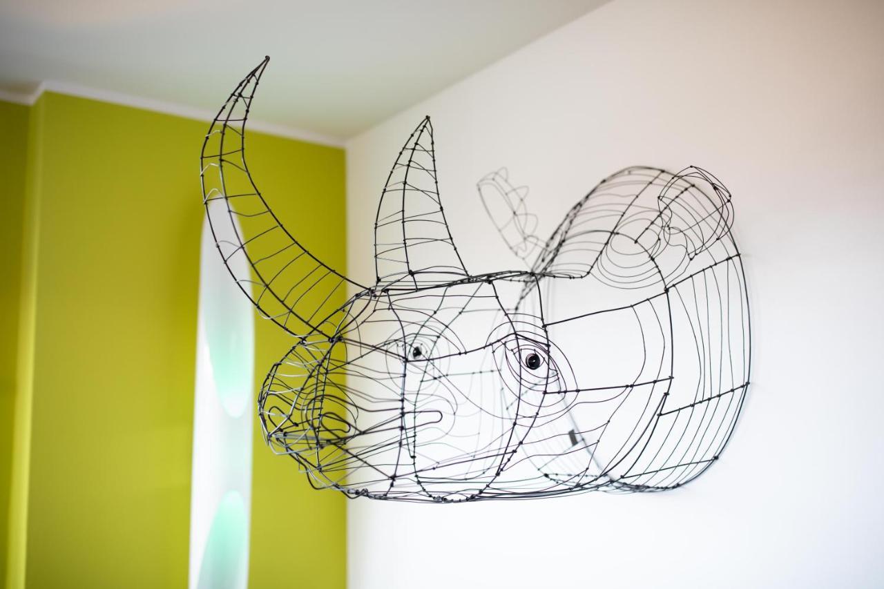 Sound Of Colors - Art Design Apartment Desenzano del Garda Exterior photo