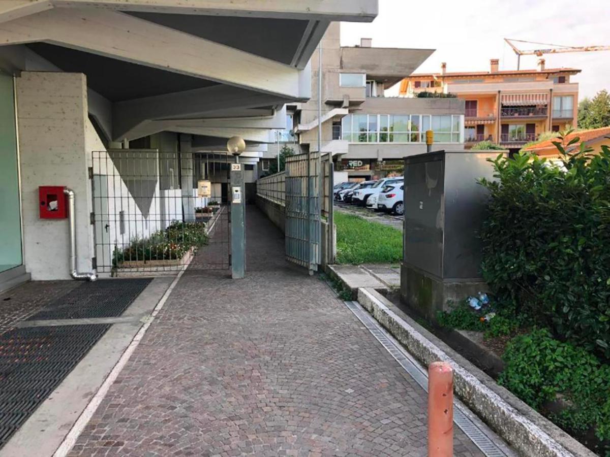 Sound Of Colors - Art Design Apartment Desenzano del Garda Exterior photo